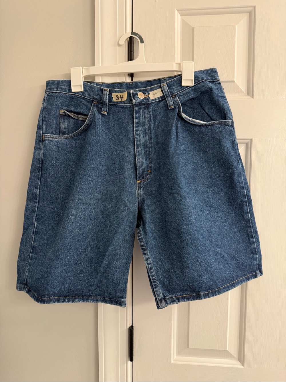 Wrangler Men's Blue Denim Relaxed Fit Jean Shorts Size 34